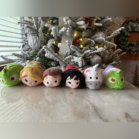 Disney Tangled (Rapunzel) set of 6 mini Tsum Tsum plush toys - Picture 2 of 4
